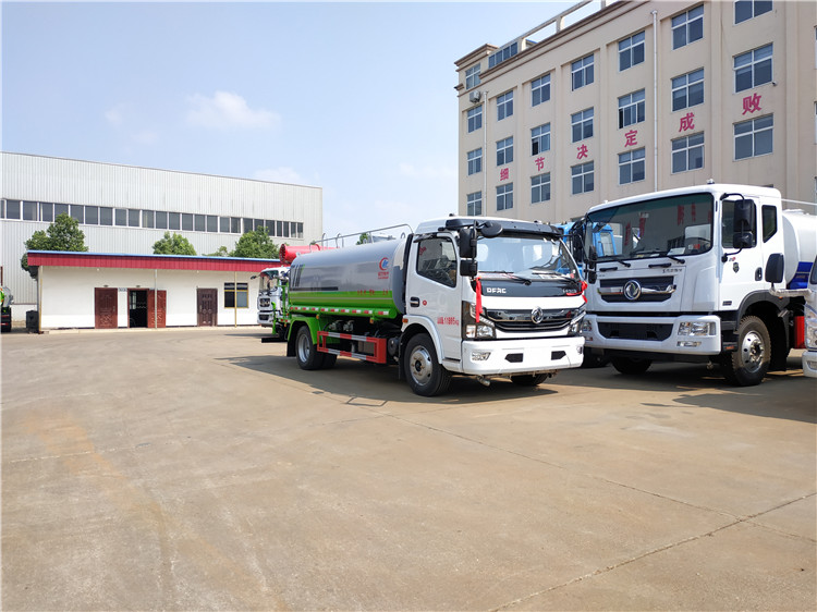 洒水车_东风洒水车