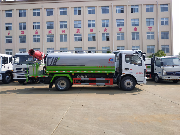 洒水车_东风洒水车